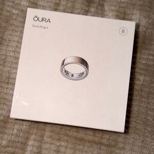 Oura Ring 4 in Rose Gold size 8